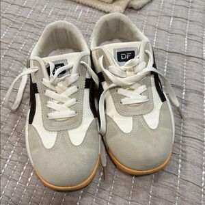 Woman Cream & Black Casual Sneakers